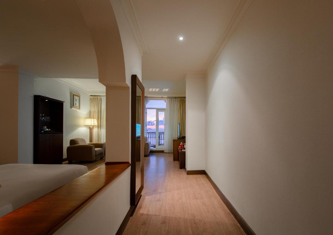 Sunrise Nha Trang Beach Hotel & Spa Exterior photo