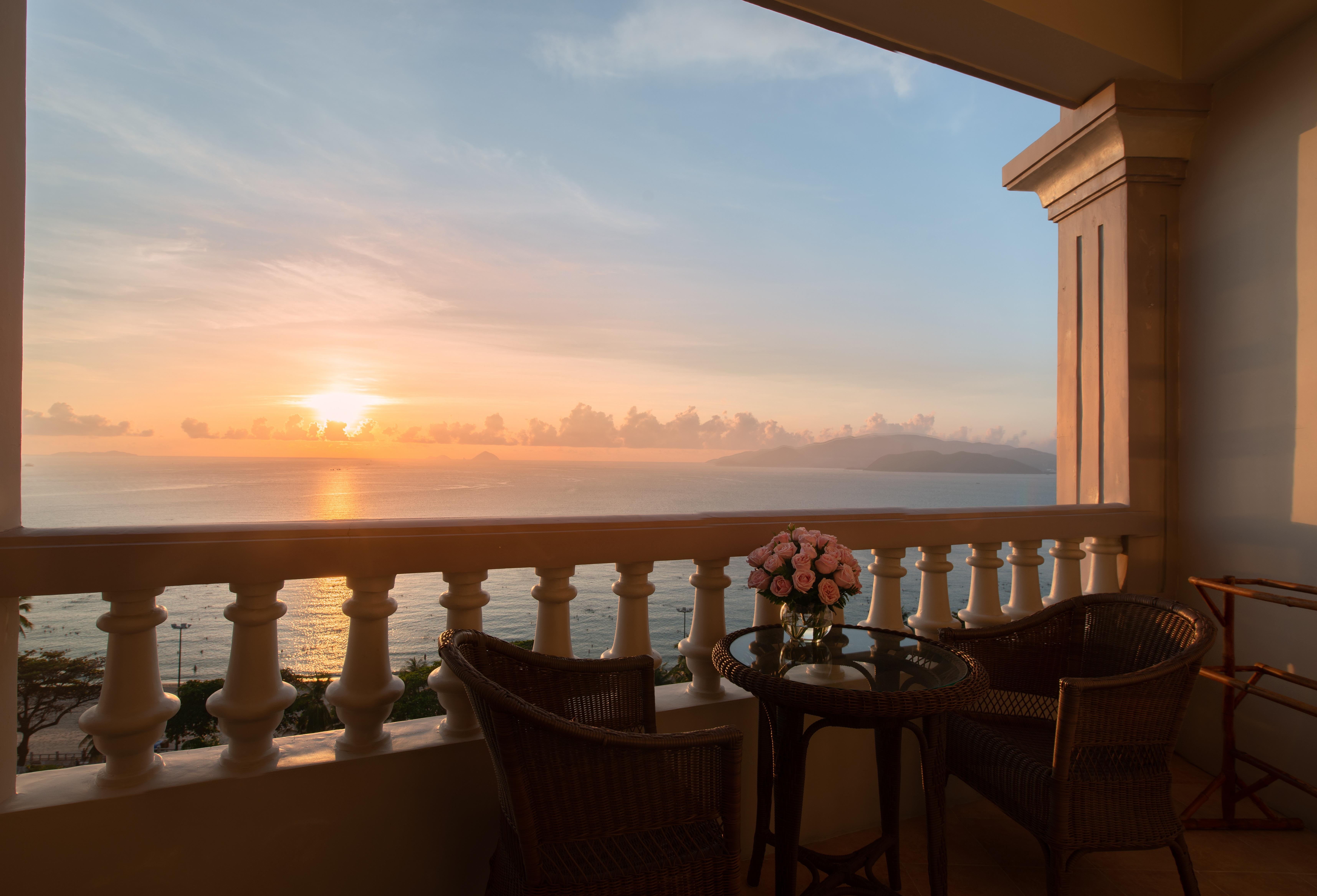 Sunrise Nha Trang Beach Hotel & Spa Exterior photo