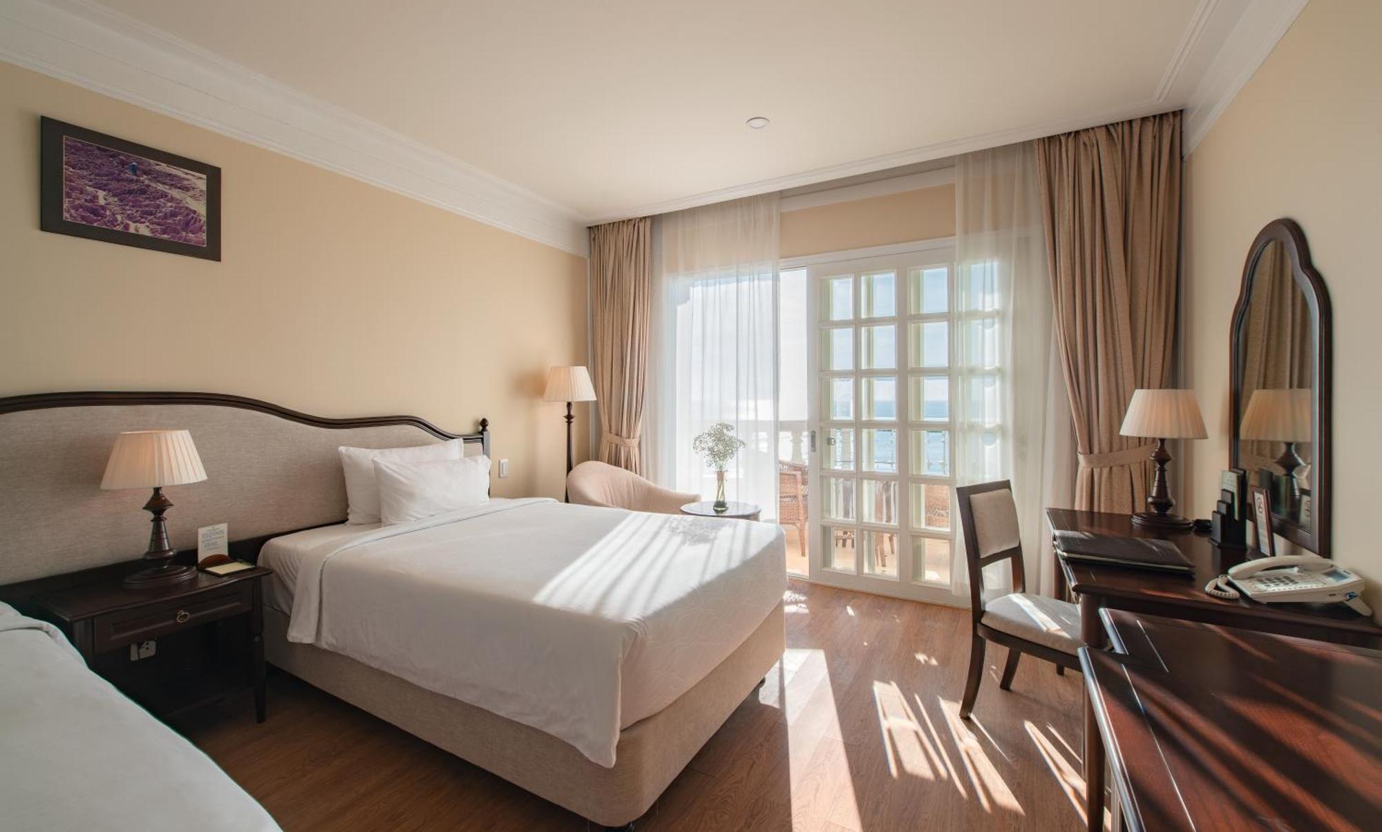 Sunrise Nha Trang Beach Hotel & Spa Exterior photo