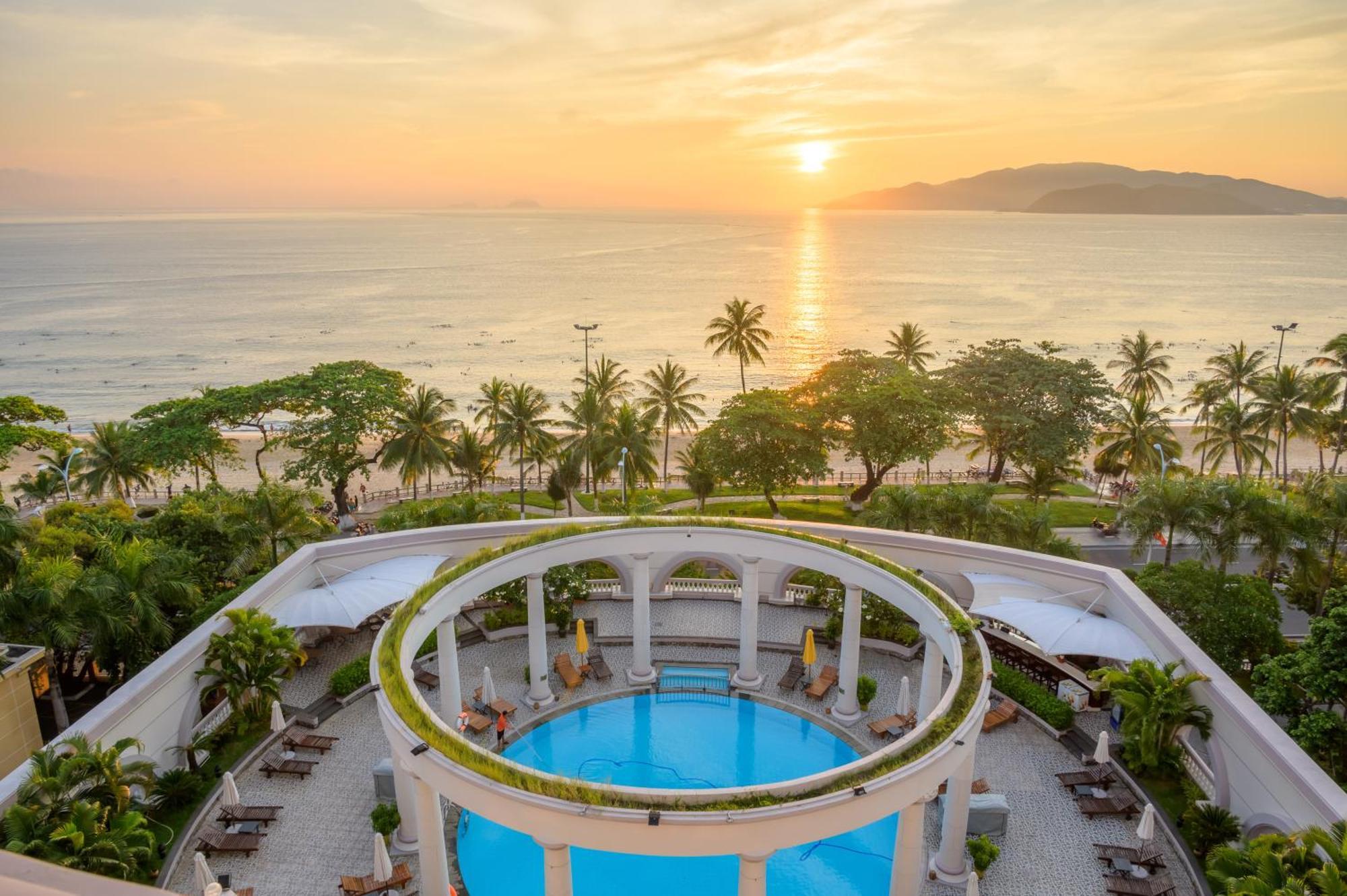 Sunrise Nha Trang Beach Hotel & Spa Exterior photo