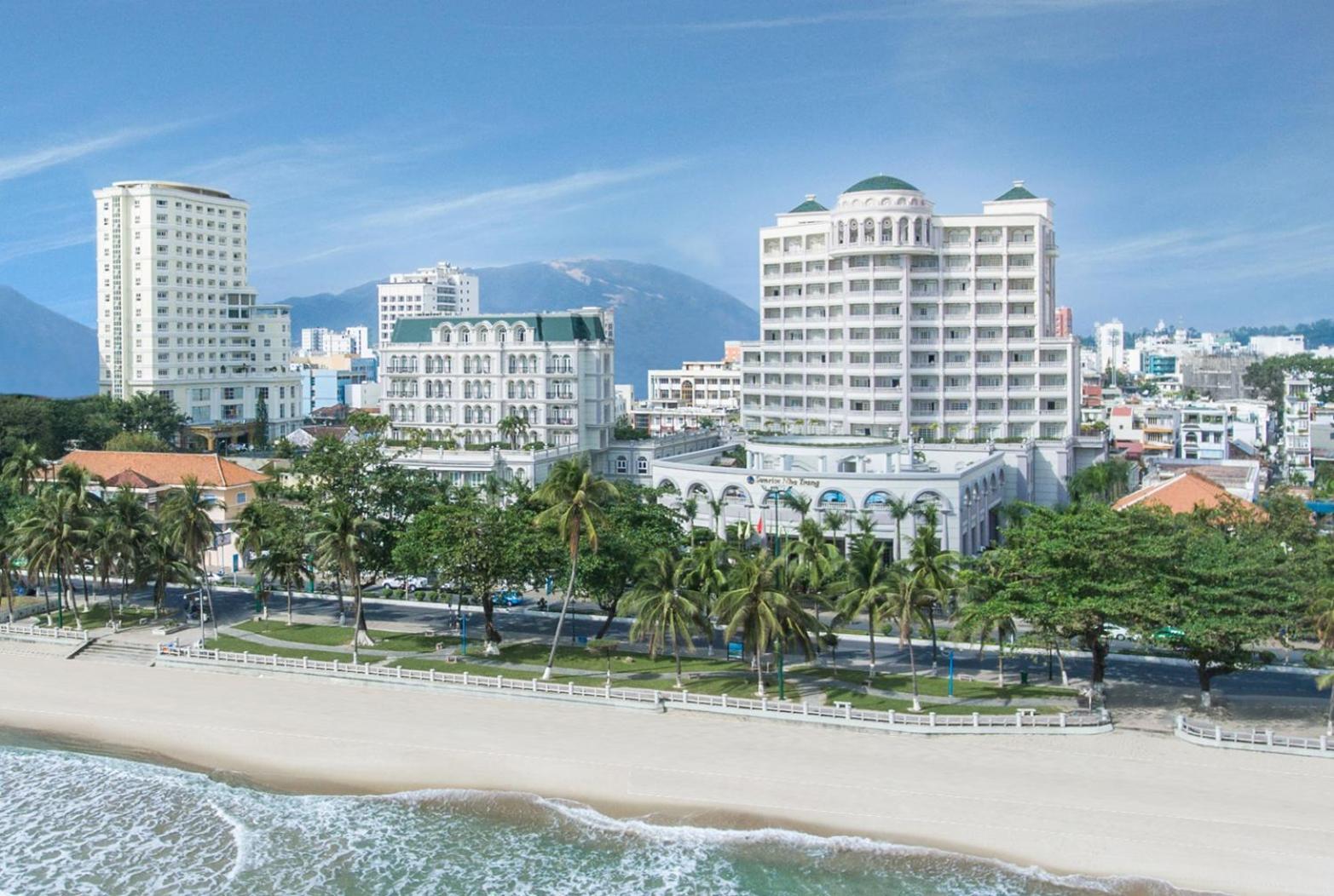 Sunrise Nha Trang Beach Hotel & Spa Exterior photo